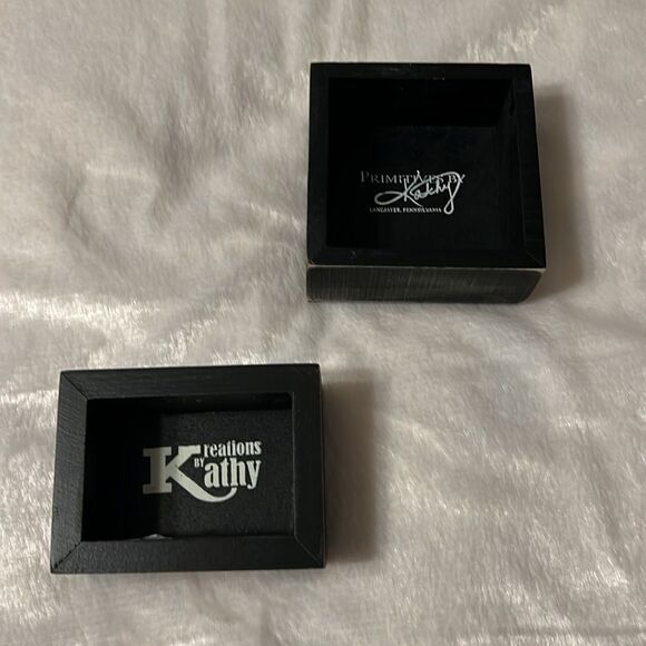 2 Wooden Signs - Picture 2 of 6